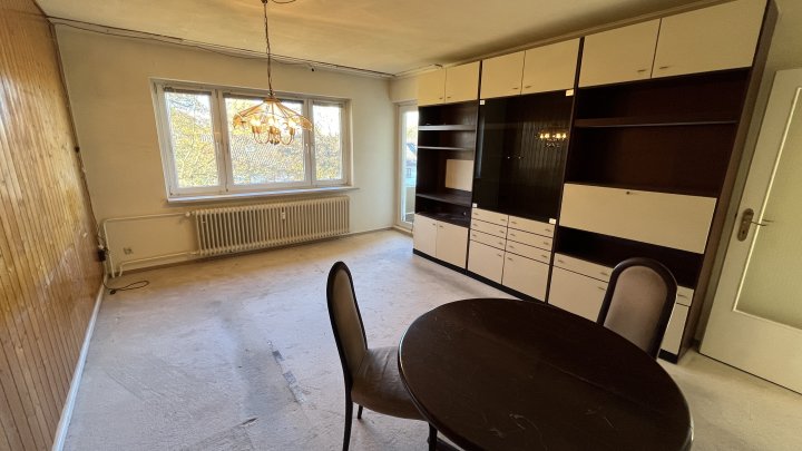 Vom Balkon einen Elbblick erhaschen -ideal geschnitten, schön hell sowie großer Keller und Stellplatz inkl.